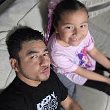 VMT multa a "influencers" que provocaron un accidente en Colón Después de  que en redes sociales se dieron a conocer que los creadores de contenido  "Baby Meshi" y "Driver" se accidentaron