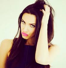 Check out the latest pictures, photos and images of esther sedlaczek. Hello Beautiful Einmal Aufwachen Neben Esther Sedlaczek