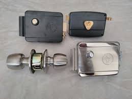 Umraniye Cilingir Firmasinda Kapi Ve Kilit Isleriniz Itina Ile Yapilir 7 24 Hizli Ve Acil Ulasim Saglayarak Hemen Kapiniza Gelelim Kilit Deg Kilim Cil Kaptan