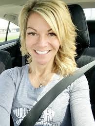 Colleen Ripple's Instagram, Twitter & Facebook