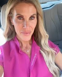 Rhonda Kline's Instagram, Twitter & Facebook