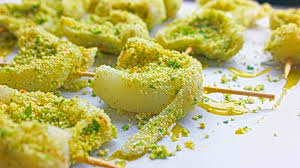 La seppia è un' ottima soluzione per preparare un piatto di pesce che possa incontrare i gusti di tutti. Spiedini Di Seppie Impanate E Gratinate Al Forno Ricetta Di Mare Wine Dharma