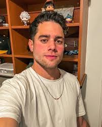 Abraham Arellano's Instagram, Twitter & Facebook