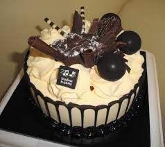 Find the best summer dessert recipes only at womansday.com, such as the perfect cake for any party, the tropical ice cream cake. Ice Cream Cake From Baskin Robbins Korea Modern Seoul