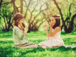 In den jüngeren suren mit ihren oft längeren versen gliedern zudem bestimmte reimsätze den text, indem sie theologisch kommentieren, was zuvor gesagt wurde. Kinderreime Schone Und Lustige Reime Fur Kleinkinder Brigitte De