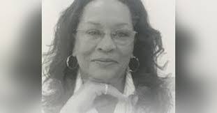 Debora Chase's Instagram, Twitter & Facebook