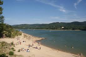 Cette étendue d'eau est aujourd'hui très prisée des sportifs et des amateurs de farniente. Lac De Saint Ferreol Revel Ode Aan Aude