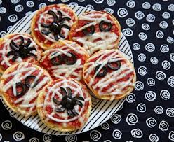 Mini Pizzas Du Diable Special Halloween Recette Apero Dinatoire Halloween Recette Halloween Apero Apero Halloween