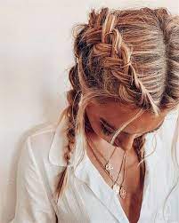 Everyone Has Different Face Shapes We Can Look For What Will Fit Our Oval Or Round Faces On A Plethora Of Sites Hair Styles Greasy Hair Hairstyles Hairstyle