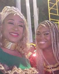 A HAPPY, MERRY, JOYFUL, CHRISTMAS TO EVERYONE, especially MY #MaineCharmers  Beautiful scenes from the President and 1st Family's Christmas Eve Concert,  in front of the State House