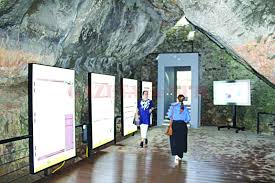 A comisiei de evaluare ∫i autorizare — pre∫edinte: A Fost Inaugurat Muzeul Tezaurului Bnr De La MÄƒnÄƒstirea Tismana Gazeta De Sud