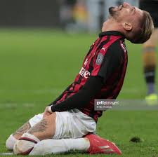 Three years after joining the rossoneri, the winger could return to spain and start a new chapter in his career. Samuel Castillejo Of Ac Milan Reacts After Misses A Chance Of A Goal Ac Milan Milan Giuseppe Meazza