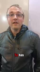 *Librería Editorial Subtterranea* en el marco de la Feria Internacional del  Libro de La Paz presentará este *sábado 9 de agosto el libro de Dueños de  Bolivia. La historia (no oficial) del saqueo, en ...