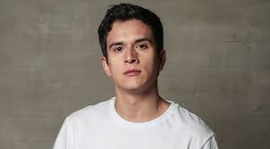 Carlos maldonado, timonel y carta presidencial del partido radical, quedó esperando el pasado miércoles en el servel a que la unidad constituyente (ps, ppd, dc, pro y ciudadanos, junto al pr). Actor Juan Carlos Maldonado Homenajea A Victimas De Violaciones A Los Derechos Humanos En Belgica