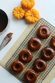 Baked Pumpkin Donuts With Caramel Glaze Pumpkin Donuts Breakfast Donuts Donut Dessert