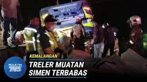 Dapatkan berita terkini, berita harian, berita popular, global, nasional, edisi dan semasa di sinar harian. Kemalangan Tiga Maut Treler Terbabas Youtube