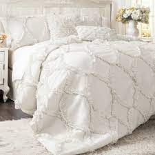 Create a welcoming bedroom with shabby chic bedding from our vintage bedroom collection. Shabby Chic Farmhouse Bedding Antique Farmhouse