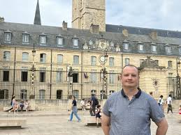 Photo À Dijon Kevin 40 ans vit avec une maladie invisible - Actu