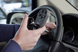 Doublecommande.fr propose la location de voiture à double commande en vous garantissant des prix compétitifs et vous aidera ainsi à maîtriser avec la location de voiture à double commande, vous aurez une meilleure maîtrise de votre budget. Amenagement Double Commandes Auto Ecoles Sur Marseille Handi Mobil