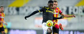L'attaquant franco congolais de 22 ans de #fc_nantes , #randal_kolo_muani a de fortes chances de quitter #nantes. Eintracht Frankfurt Bei Randal Kolo Muani In Der Poleposition
