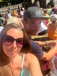 Can anyone make vinyls (names) for bridesmaid boxed please