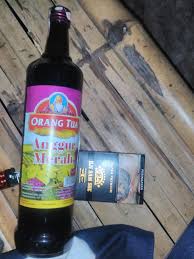 Orangtua Anggur Merah Minuman Keras Alkohol