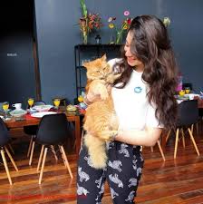 Ketika si adik lagi tertidur di atas kasur, kakaknya mendekati adiknya, dia adiknya lagi tertidur pulas menggunakan selimut. Myartis Com Myartis My Artis 10 Gambar Adik Neelofa Ikut Jejak Uqasha Buka Tudung