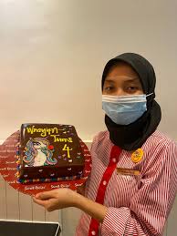 Secret recipe vivacity megamall is a cake shop based in kuching, sarawak. Talented Staff At Secret Recipe Decorate Cakes To A Whole New Level Everydayonsales Com News