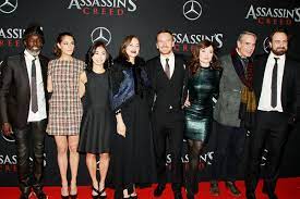 Con michael fassbender, marion cotillard, jeremy irons, brendan gleeson, charlotte rampling. Assassin S Creed Cast Turn Out For Official New York Screening Flavourmag