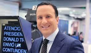 Andrés felipe arias leiva (born 4 may 1973) is a colombian economist, sentenced to 17 years and 4 months of prison for a corruption scandal during his time as minister of agriculture. Felipe Arias Salud Periodista Felipe Arias Salio De Cuidados Intensivos Tendencias Caracol Radio