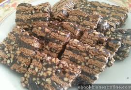 300 gm biskut merrie (sebungkus), 250 g butter, 7 sudu besar milo, 6 sudu besar serbuk koko, 1 biji telur, 1/2 tin susu pekat manis, 1/2 cawan air, topping coklat, 200 ml whipping cream, 100 gm dark chocolate, 100 gm milk compound, 1 sudu butter. Resepi Kek Batik Galeri Resepi