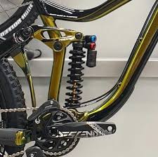 Mehr Details Vom Glory Dh Von Giant 2020 Das Flaggschiff Mit 650b Laufradsatz Giantbicycles Giantgermany Livbikes Giant Bikes Stationary Bike Bike