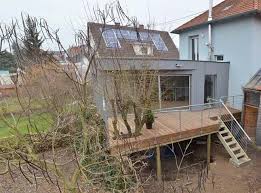 Jardin En Pente Terrasse Pilotis Recherche Google Dachschrage Dach