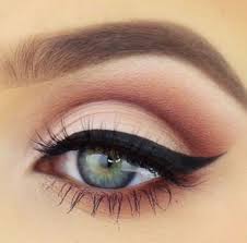Pin Su Make Up