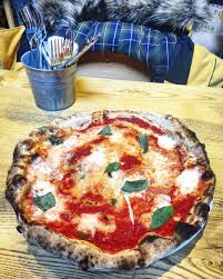 Pizza de la paine si vin m a dezamagit insa, am comandat marinara care are numai sos de rosii si ceva condimente, iar sosul de rosii abia se. Paine Si Vin Blogu Lu OtravÄƒ