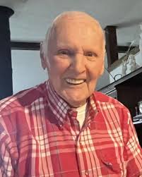 Arthur Dettloff's Instagram, Twitter & Facebook