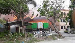 2,4 juta / m (nego) Pabrik Karton Ludes Terbakar Di Kim Mabar Topmetro News