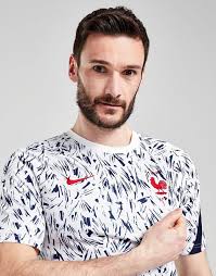 For that edition of the race, the jersey was red to match a new sponsor.12. Zgfho0ag1 C33m
