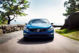 Volvo V60 Plug In Hybrid Now Available With R Design Package Carscoops Volvo V60 Volvo Luxury Hybrid Cars