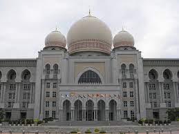 ايستان كحاكيمن) houses the malaysian court of appeal and federal court, which moved to putrajaya from the sultan abdul samad building in kuala lumpur in the early 2000s. Palace Of Justice Putrajaya Wikipedia