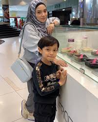 Check 'bapa borek, anak rintik' translations into english. Bapa Borek Anak Rintik Diana Rafar Dedah Sikap Anak Lelakinya Perangai Sebijik Zamarul Hisham Khalifah Media