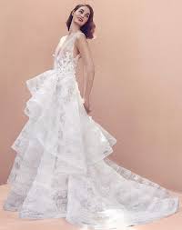 Taglio principessa, scollo a v linea taormina. Wedding Dresses 2020 New Trends Wedluxitaly