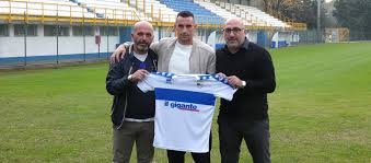 Pro sesto is a soccer team from italy, playing in competitions such as serie d (2019/2020). Serie D La Pro Sesto Ufficializza Il Colpaccio Ecco Segato