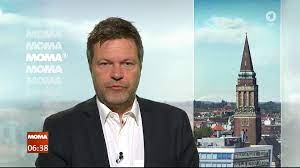 Damit eckt er sogar in der eigenen partei an. Robert Habeck Vorsitzender Bundnis 90 Die Grunen Will Hartz Iv Reformieren