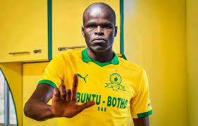 Mamelodi sundowns and south africa defender motjeka madisha died early sunday after crawling out of a burning car wreckage following an accident, a club official told afp. Willard Katsande Could Be Set For A Move From Kaizer Chiefs To Mamelodi Sundowns Ireport South Africa News