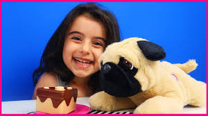 Rüyanın çiftliği kanalımızda bugün oyuncak peluş bebeklerimizi bahçemizde el arabası ile gezdirdik. Ruya Kopegini Mama Hazirladi Ve Yedirdi Eglenceli Kiz Cocuk Videolari Ruya Nin Ciftligi Youtube