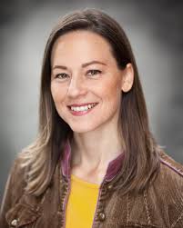 Aniko Toth's Instagram, Twitter & Facebook