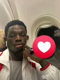 Congratulations To Ambrose-Tee😊👏 E sef don finally lef Salone🇸🇱 en go  America🇺🇲 safe flight bra🙏 Aaaaa na now baim we dey feel pain for Nata E  lef good man lek Ambrose go
