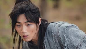 Jisoo（韓語： 지수 ，1993年3月30日 － ），本名金志洙 ， 韓國 男演員，2009年，出演話劇《奉三不在那裡》正式出道。 2012年，獲得jyp娛樂官方第9期選秀第2名。 2015年，以新人之姿參演電視劇《憤怒的媽媽》，在劇中飾演高福東一角備受囑目。 Eblgksw8j8tvqm