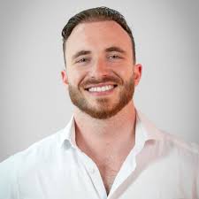 Delighted to be graduating from Dublin City University with a first class  honours (1:1) and second overall in my class in my Bachelors of Science in  Marketing, Innovation and Technology!🎓